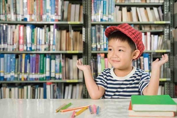 anak kesulitan baca berhitung latih motorik halus dan rentang fokus