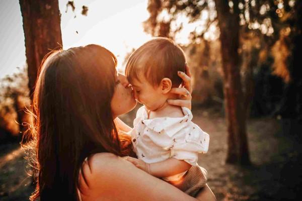 waktu tepat menjemur anak untuk optimalkan vitamin d