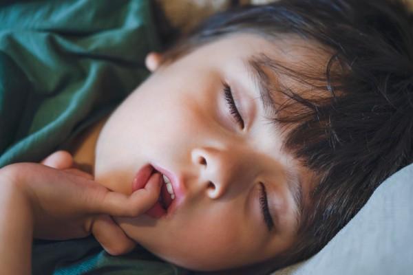 anak tidur ngorok