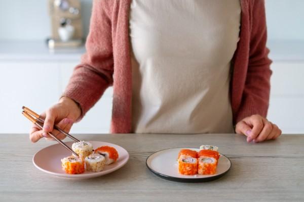 makan sushi saat hamil