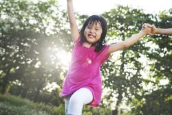 /artikel/vitamin-d3-anak-manfaat-kebutuhan-dan-perannya-untuk-tumbuh-kembang/'s thumbnail